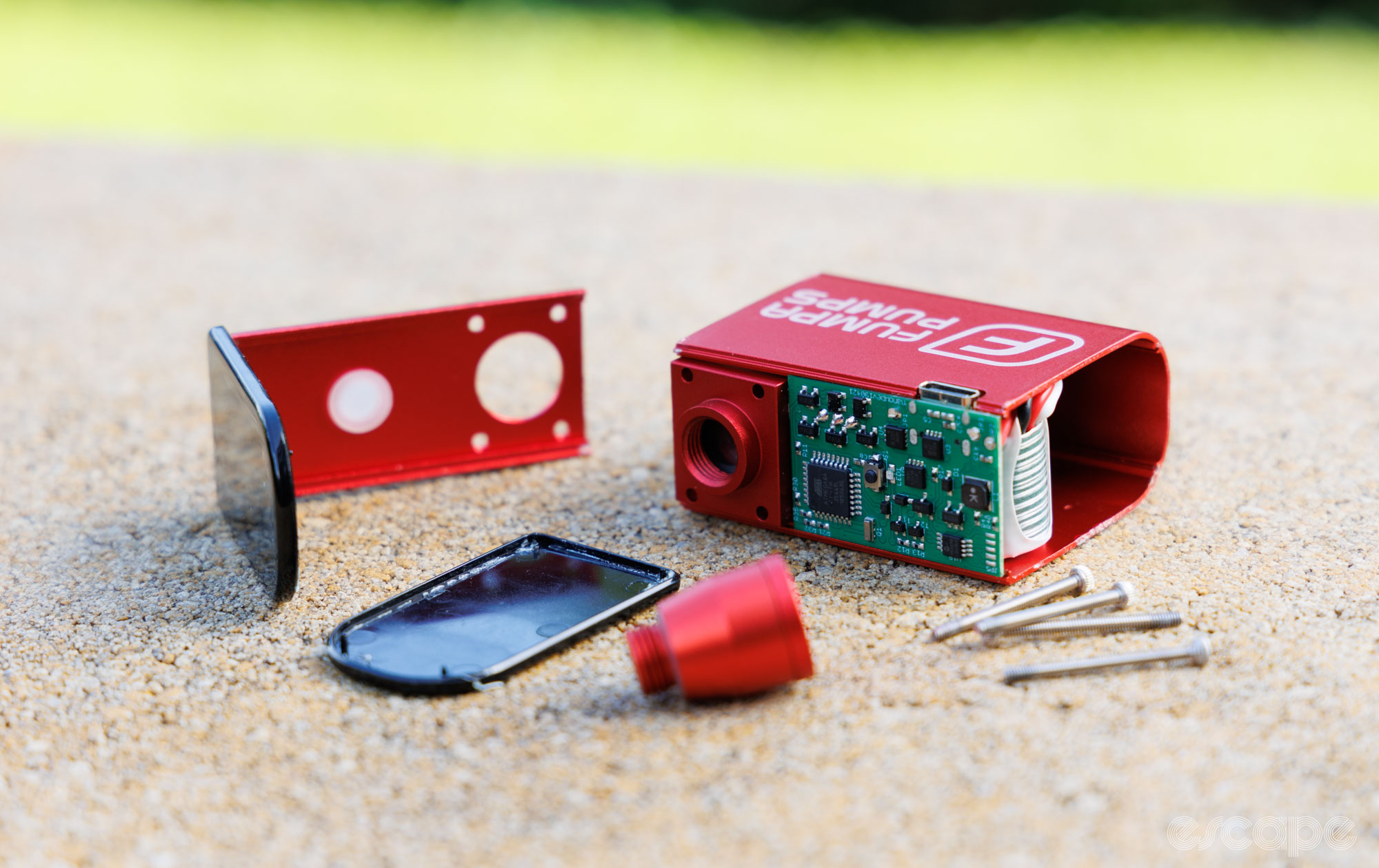 NanoFumpa-versus-Cycplus-Cube-mini-bicycle-tyre-inflator-review-Escape-Collective-15